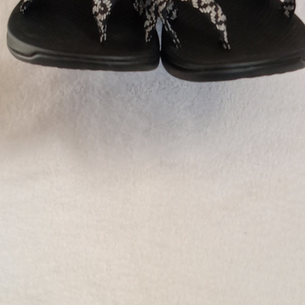 Chaco Women's Sandals - Black and White Pattern Size 8 Womens - Picture 2 of 10